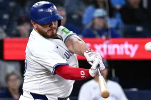 Alejandro Kirk conecta home run de tres carreras y lidera triunfo de Azulejos sobre Rays