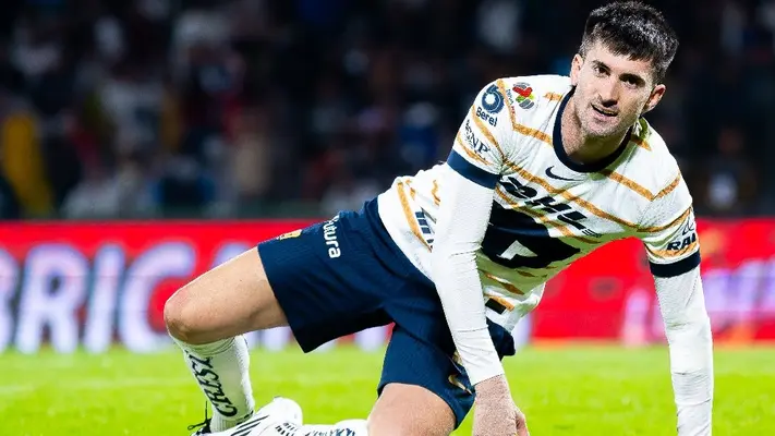 Aficionados de Pumas abuchean a Gustavo Lema y a jugadores tras derrota ante América