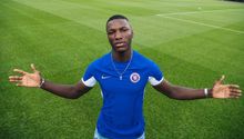 Moisés Caicedo, del Chelsea, se estrena como imagen de Omnilife