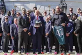 Eagles visitan a Trump y la Casa Blanca sin Jalen Hurts