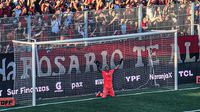 Keylor Navas debuta con Newell’s en Argentina