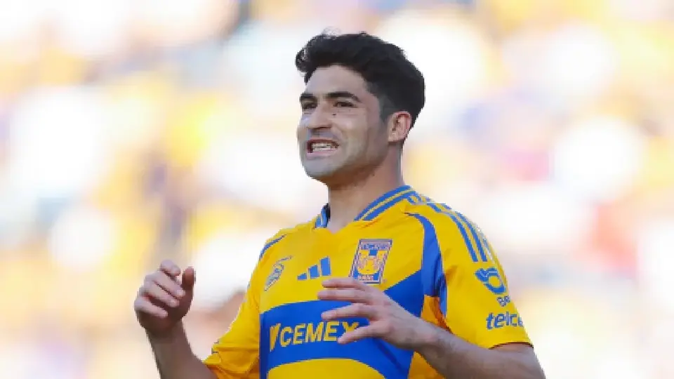¡Emotivo! Nico Ibáñez rompe en llanto por discurso de Guido Pizarro
