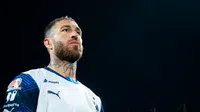 ¡Humilde! Sergio Ramos come a las afueras de C.U. con sus compañeros de Rayados