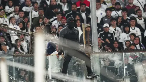 CONMEBOL sanciona a Colo Colo tras avalancha que dejó dos muertos en Copa Libertadores