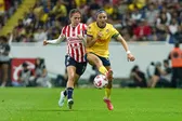 En inferioridad numérica y sin portera, América rescató empate ante Chivas en la Liga MX Femenil