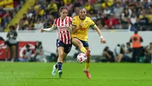 En inferioridad numérica y sin portera, América rescató empate ante Chivas en la Liga MX Femenil
