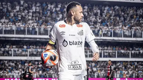 Neymar vuelve a tener minutos con Santos de Brasil tras su paso por el Al-Hilal