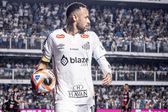 Neymar vuelve a tener minutos con Santos de Brasil tras su paso por el Al-Hilal