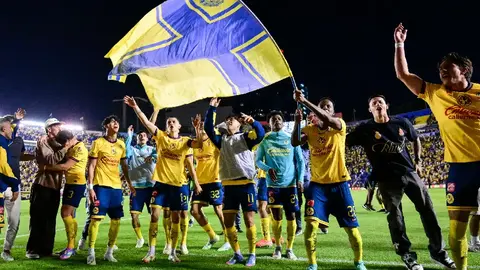 Afición del América festeja con 'Andar conmigo' de Julieta Venegas