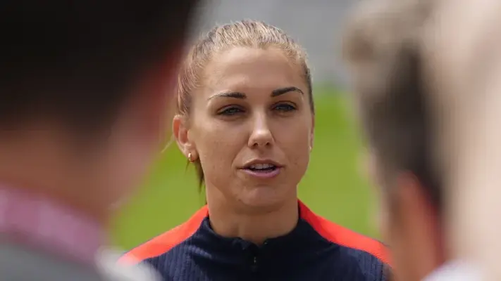 Alex Morgan anuncia el nacimiento de su hijo Enzo por redes sociales