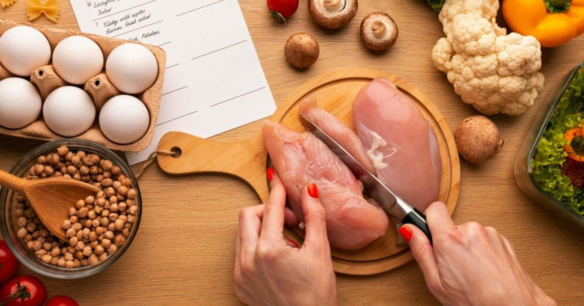 ¿Comer pollo o huevo es seguro tras caso de gripe aviar en México? | RÉCORD