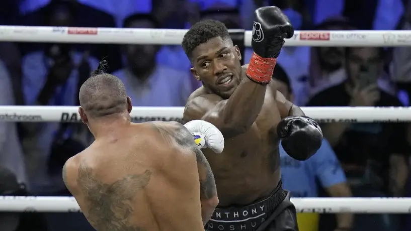 Eddie Hearn, promotor de Anthony Joshua, aseguró que le quedan dos o tres peleas más