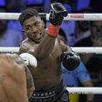 Eddie Hearn, promotor de Anthony Joshua, aseguró que le quedan dos o tres peleas más