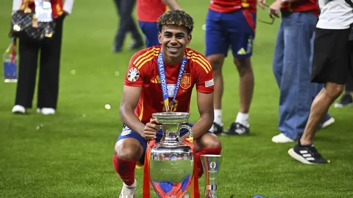 Luis de la Fuente ve en Lamine Yamal un futbolista de época: “Veremos a una leyenda"