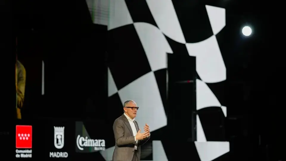 Stefano Domenicali acepta una extensión de contrato de cinco años para dirigir la F1 hasta 2029