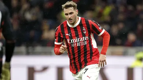 AC Milan y el mundo del futbol celebran a Santiago Giménez en su cumpleaños