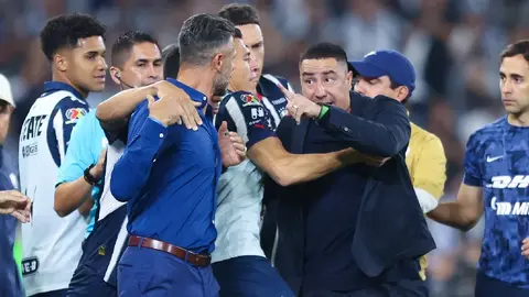 Efraín Juárez desató trifulca en bancas con Martín Demichelis