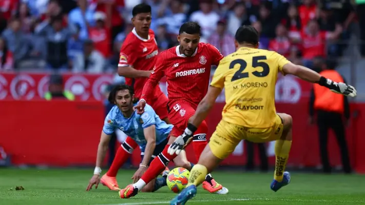 ¡El gol del torneo! Alexis Vega anota un golazo en el Toluca vs Pachuca