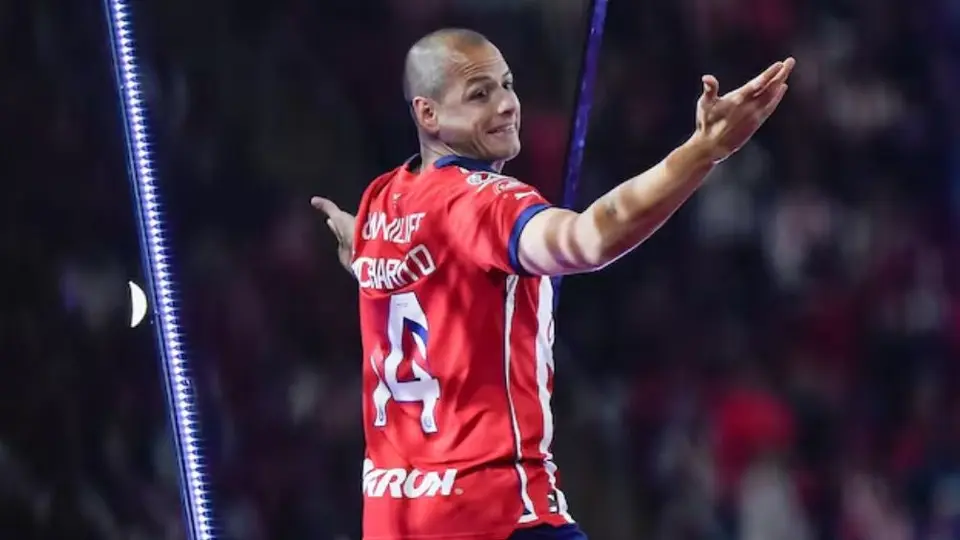 Óscar García se dijo encantado de tener a ‘Chicharito’ en Chivas