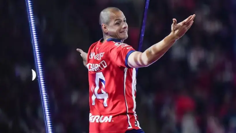 Óscar García se dijo encantado de tener a ‘Chicharito’ en Chivas