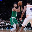 Celtics rompen récord de triples en una temporada de NBA y aplastan 123-103 a Suns