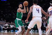 Celtics rompen récord de triples en una temporada de NBA y aplastan 123-103 a Suns