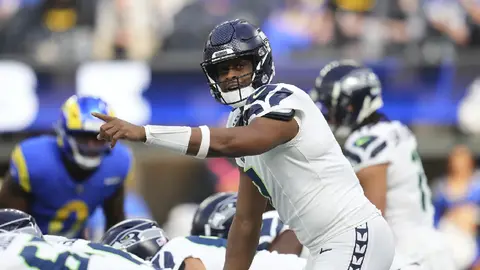¡Nuevo QB en Las Vegas! Geno Smith es traspasado a los Malosos