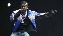 Kendrick Lamar lanza indirecta muy directa contra Drake en pleno show de medio tiempo