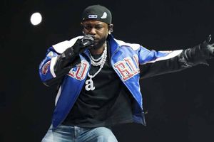 Kendrick Lamar lanza indirecta muy directa contra Drake en pleno show de medio tiempo