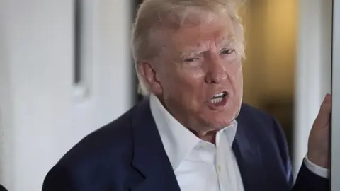 Donald Trump explota contra la NFL: '¿Los dueños son estúpidos?'