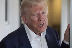 Donald Trump explota contra la NFL: '¿Los dueños son estúpidos?'
