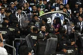 Acusan a seguridad del Estadio BBVA y la Policía de golpear a aficionados de Rayados