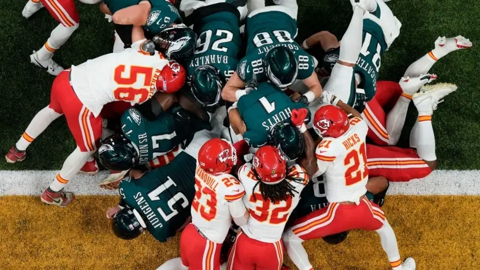 Entrenador de Eagles, Nick Sirianni, se opone a propuesta de prohibir “tush push”