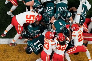 Entrenador de Eagles, Nick Sirianni, se opone a propuesta de prohibir “tush push”