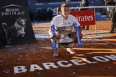 Holger Rune sorprende a Carlos Alcaraz para ganar el Abierto de Barcelona