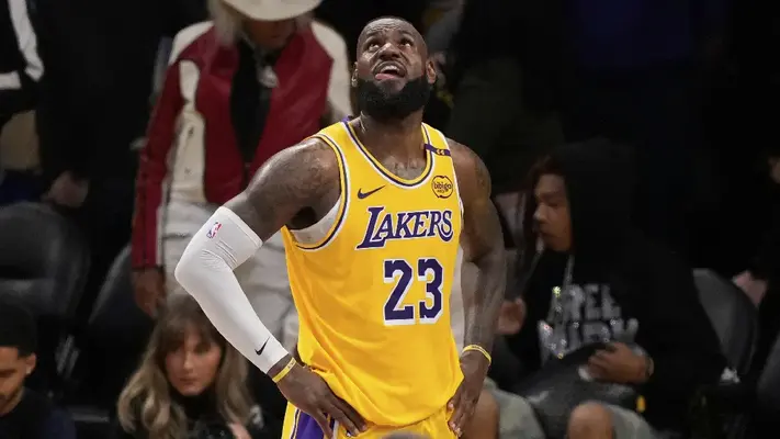 LeBron James al ser cuestionado sobre su futuro: “No sé la respuesta a eso”