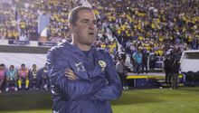 André Jardine se tira 'lujito' en el Clásico Nacional de Concachampions