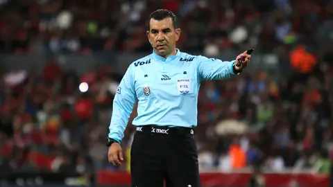 Paul Delgadillo, exárbrito mexicano, causa polémica por comentario en el Clásico Nacional