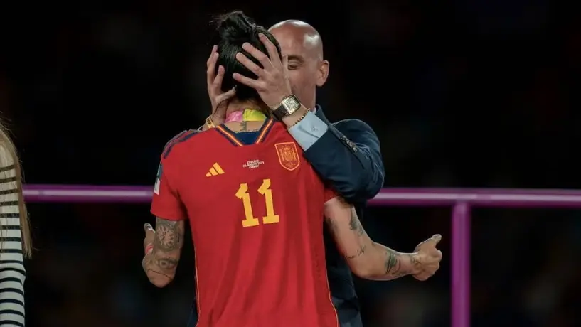 Luis Rubiales va a juicio en España por beso no consentido a Jenni Hermoso