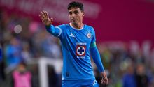 Cruz Azul sobrevive en Seattle: un empate que deja muchas dudas