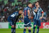 Afición explota con mantas contra Demichelis y Rayados: "Outfit sobra, falta futbol"