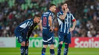 Afición explota con mantas contra Demichelis y Rayados: "Outfit sobra, falta futbol"