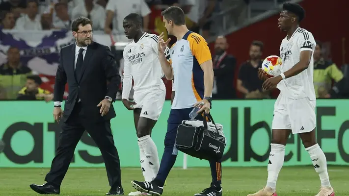 Ferland Mendy se vuelve a lesionar y abandona la Final de la Copa del Rey