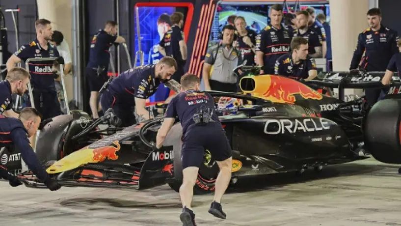 ¿Checo Pérez ya no es el culpable? Max Verstappen y Red Bull viven dramático GP de Bahrein