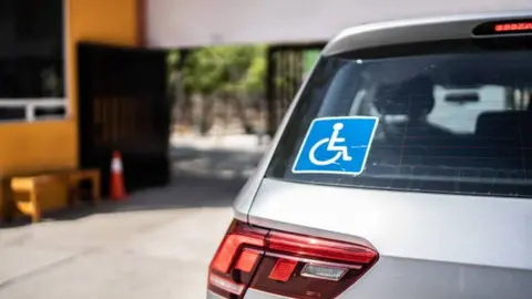 Así puedes tramitar placas para automovilistas con discapacidad en CDMX