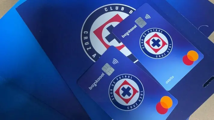 Así se entregará la tarjeta azul de Bankaool a los aficionados de la Máquina