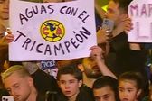 América se roba el show en la WWE con pancarta de aficionado: “Aguas con el Tricampeón”