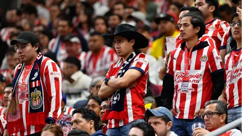 Clásico Nacional: Policía detuvo serenata de aficionados de Chivas