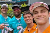 ¡Invitados de lujo! Oscar Piastri y Lando Norris convivieron con dos linebackers de Miami Dolphins