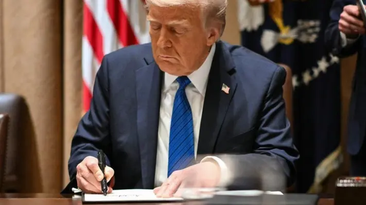 Donald Trump anuncia aranceles del 25% a todos los vehículos que sean fabricados fuera del país norteamericano
